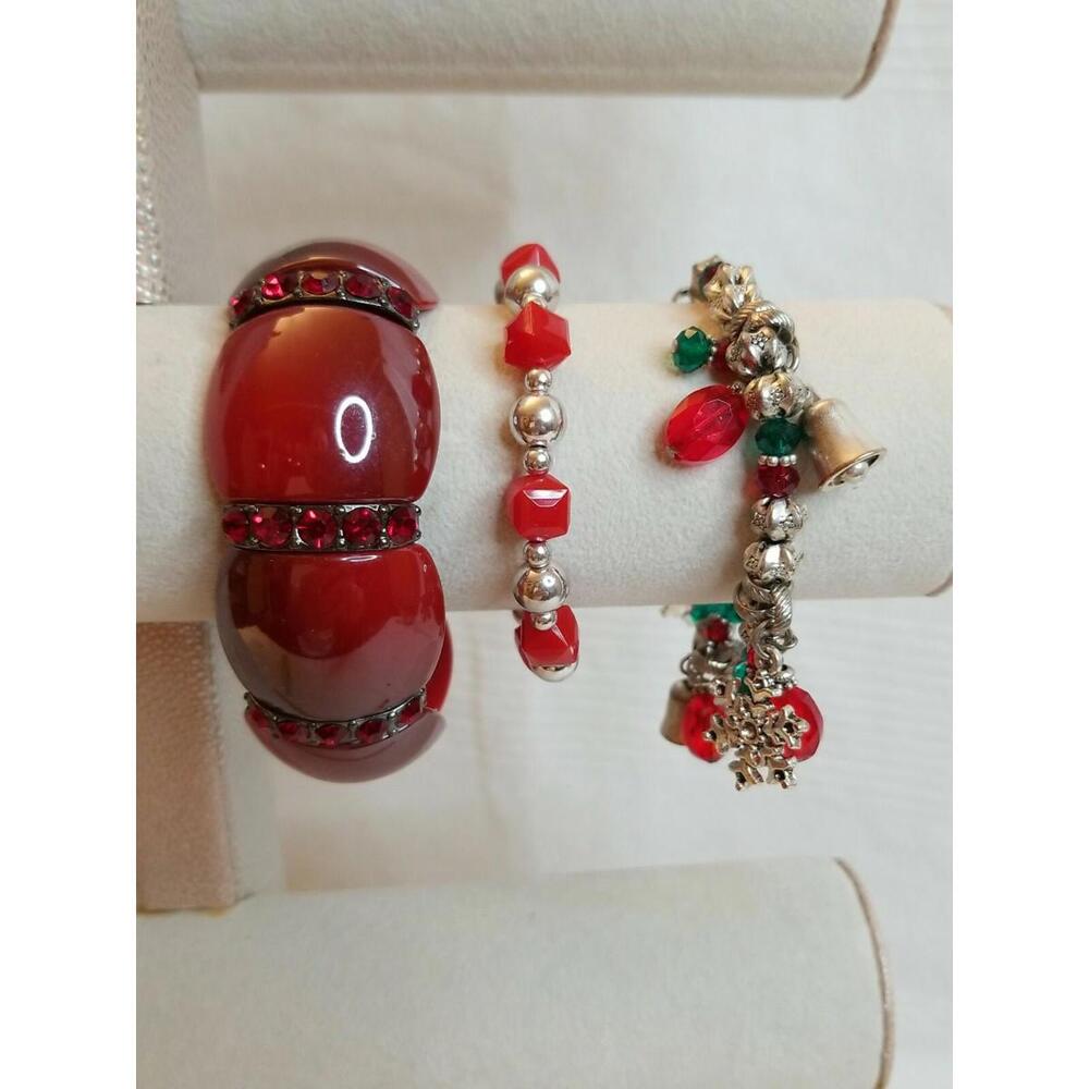 Bracelet Bundle Christmas Charm/Red &‎ Silver Stretch/NWT Charming Charlie READ